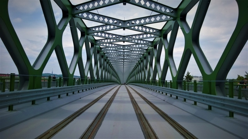 Братиславская симетрия. Старый мост